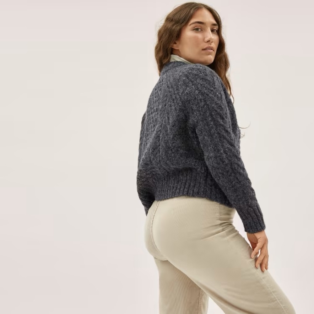 Everlane Cloud Cable Cardigan - Picture 4 of 9